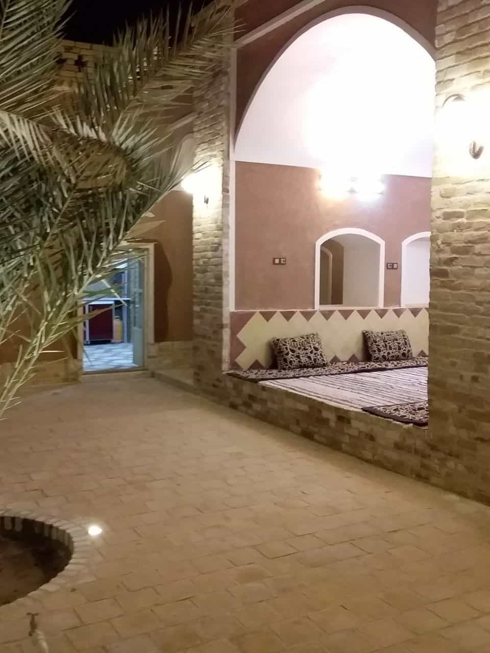 اجاره اقامتگاه سنتی ارزون در آشتیان انارک 
