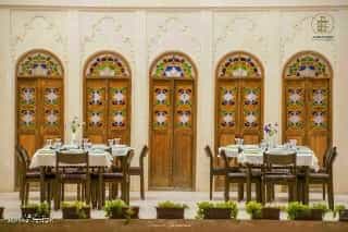 اجاره استراحتگاه سنتی محله آقازاده ابرکوه - اتاق قوام السلطنه vip