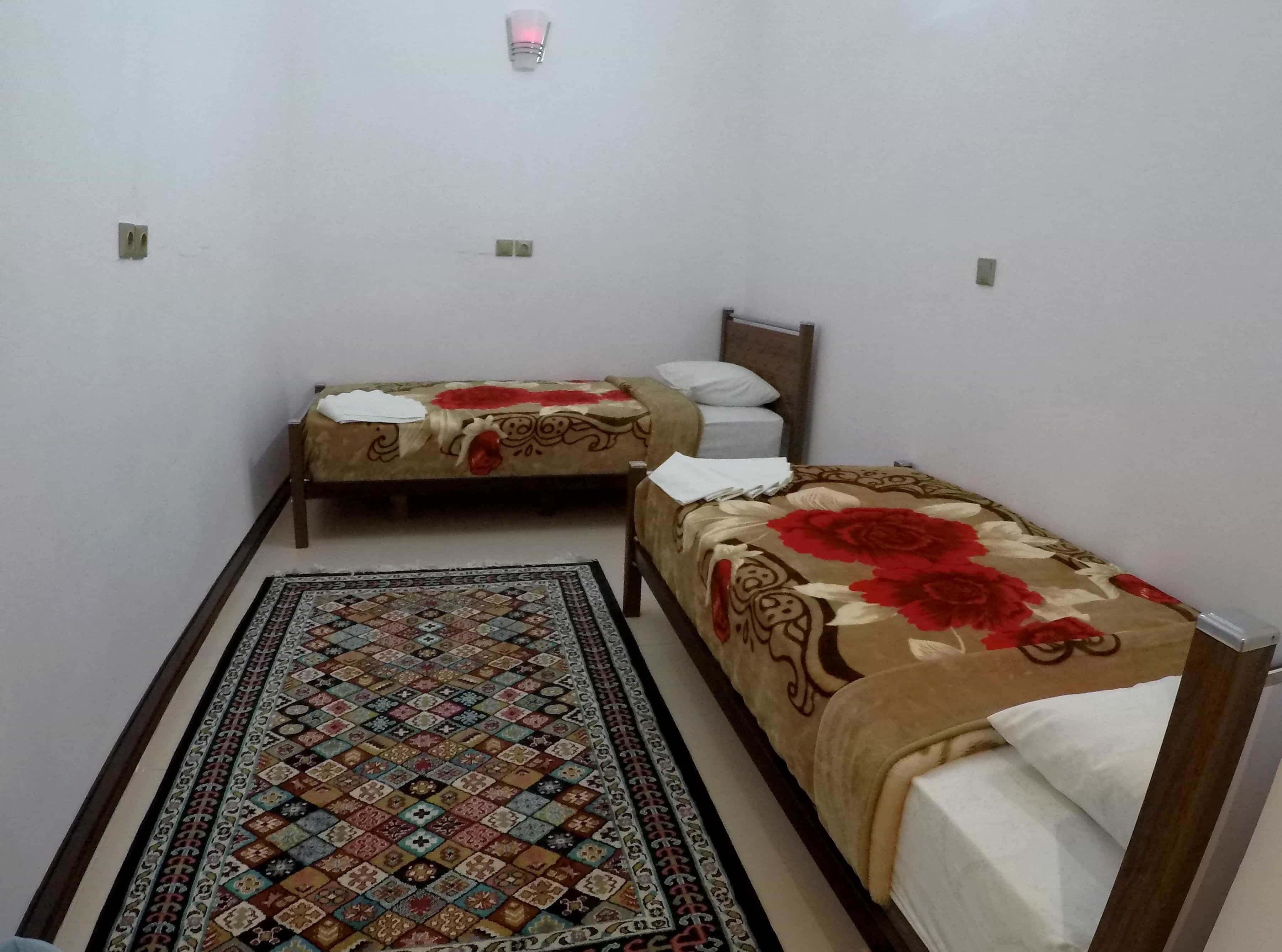 اجاره اتاق سنتی در فاضل نراقی کاشان - 5 تخته مستر