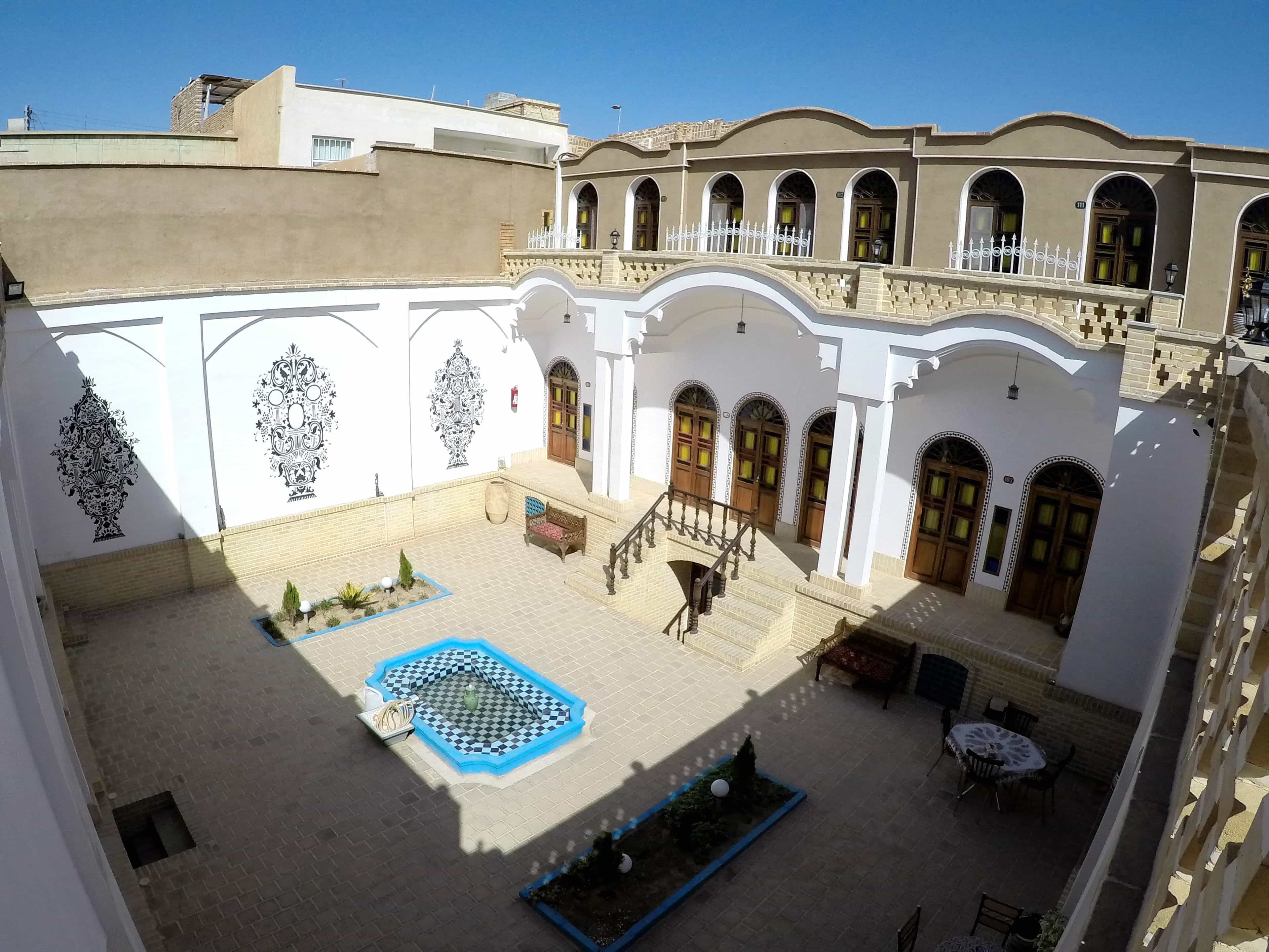 اجاره اتاق بومگردی فاضل نراقی کاشان -3 تخته مستر