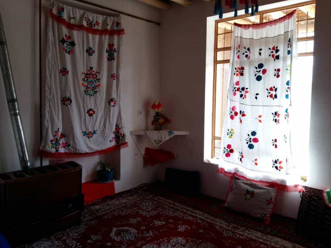اجاره خانه سنتی در روئین اسفراین  