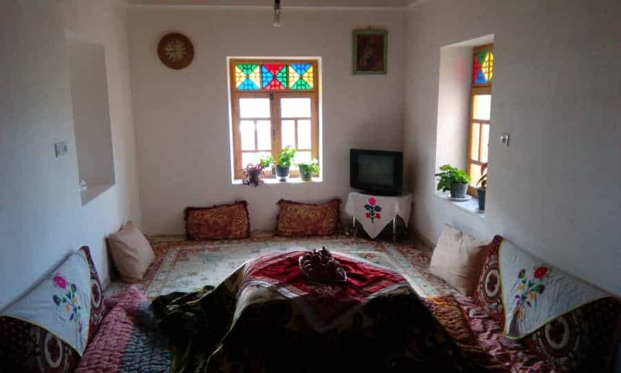 اجاره اقامتگاه و خانه ی بومگردی مناسب و ارزان قلعه مهر در سمنان-اتاق چهارم