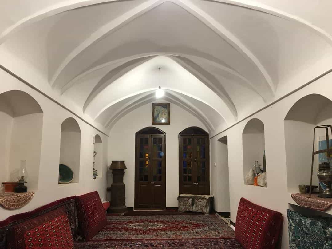 اجاره اتاق بومگردی در بیابانک سرخه  - روشنایی