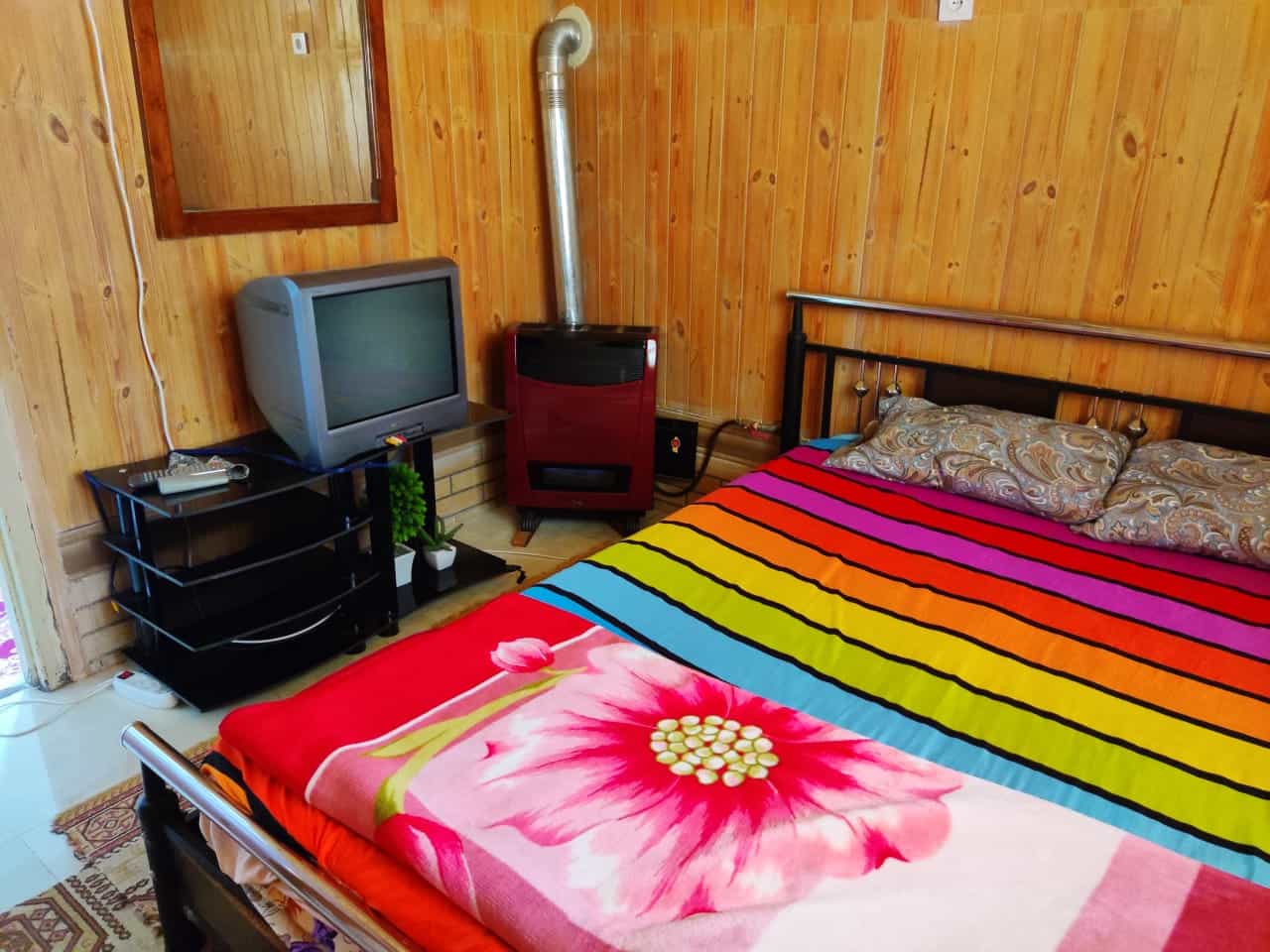 اجاره سوئیت جنگلی در روستای جمشیدآباد زیر آب - کلبه 1 ماهور