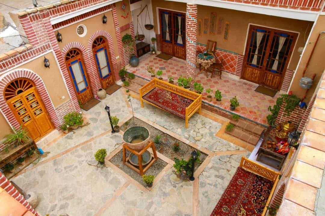 اجاره بومگردی سنتی ارزان قیمت در نراق -واحد4