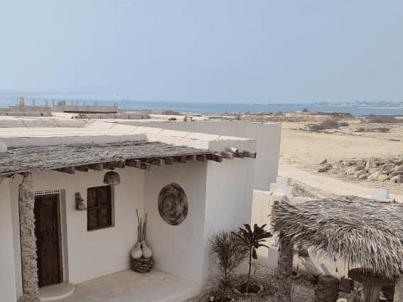 اجاره اتاق دوتخته در روستا مسن قشم نزدیک ساحل - تافال  حیاط و نما اتاق ها 