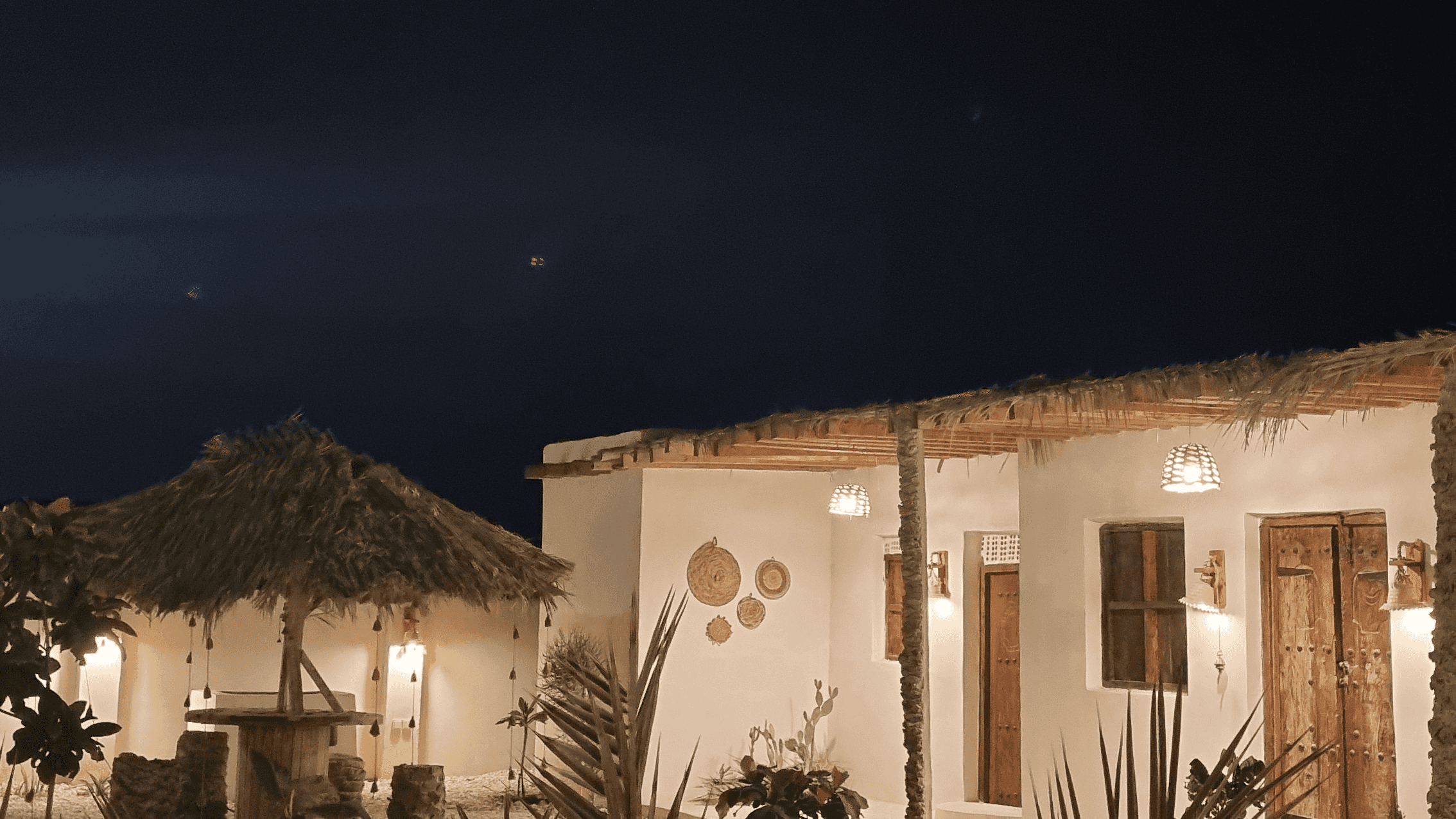 اجاره اتاق دوتخته در روستا مسن قشم نزدیک ساحل - تافال  حیاط و نما اتاق ها 