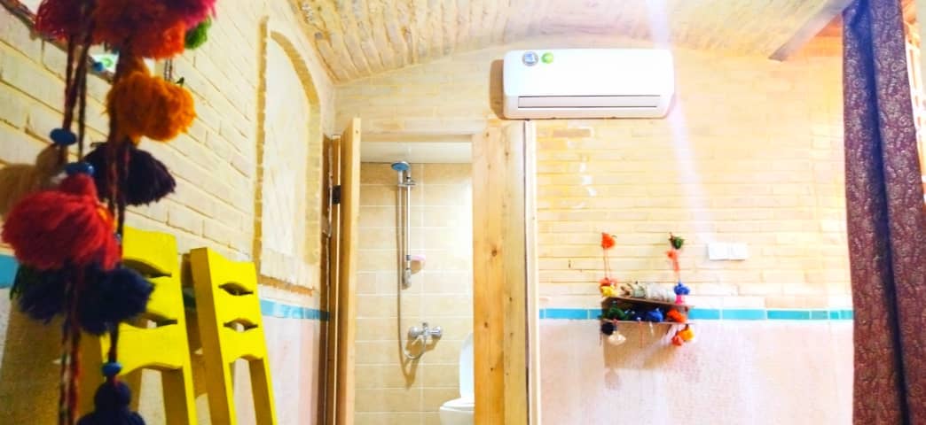 اجاره اتاق سنتی دو تخته مستردار در شیراز - درب شازده