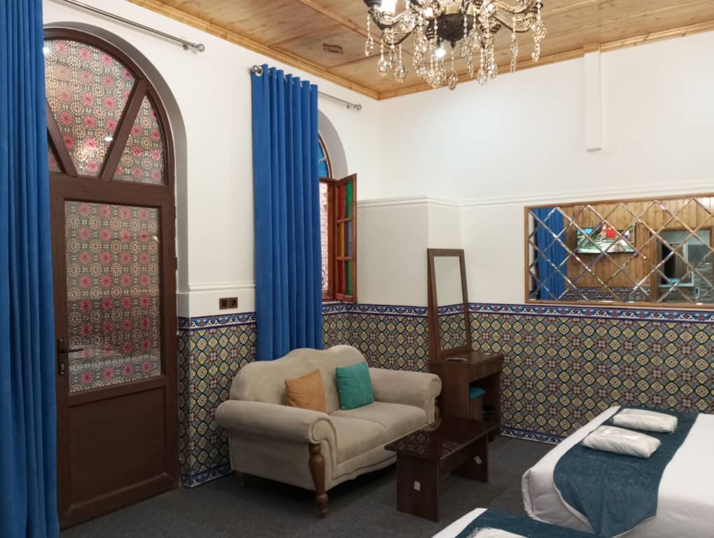 اجاره هتل سنتی در سنگ سیاه شیراز -چهارتخته