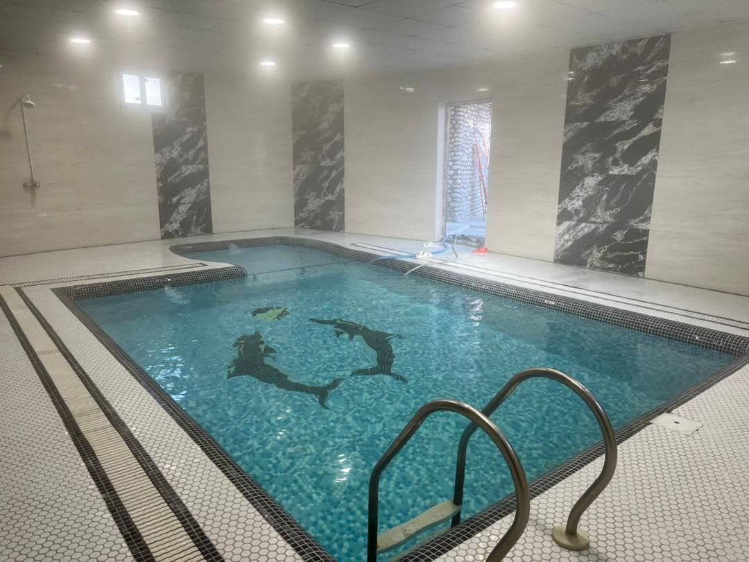 اجاره باغ ویلا با استخر آبگرم در باغبهادران-دوخوابه 90 متری