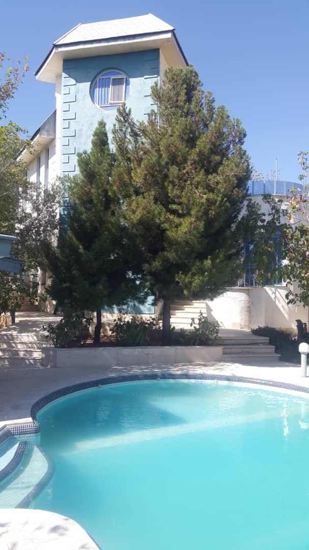 اجاره ویلا با استخر آبگرم در صدرا شیراز