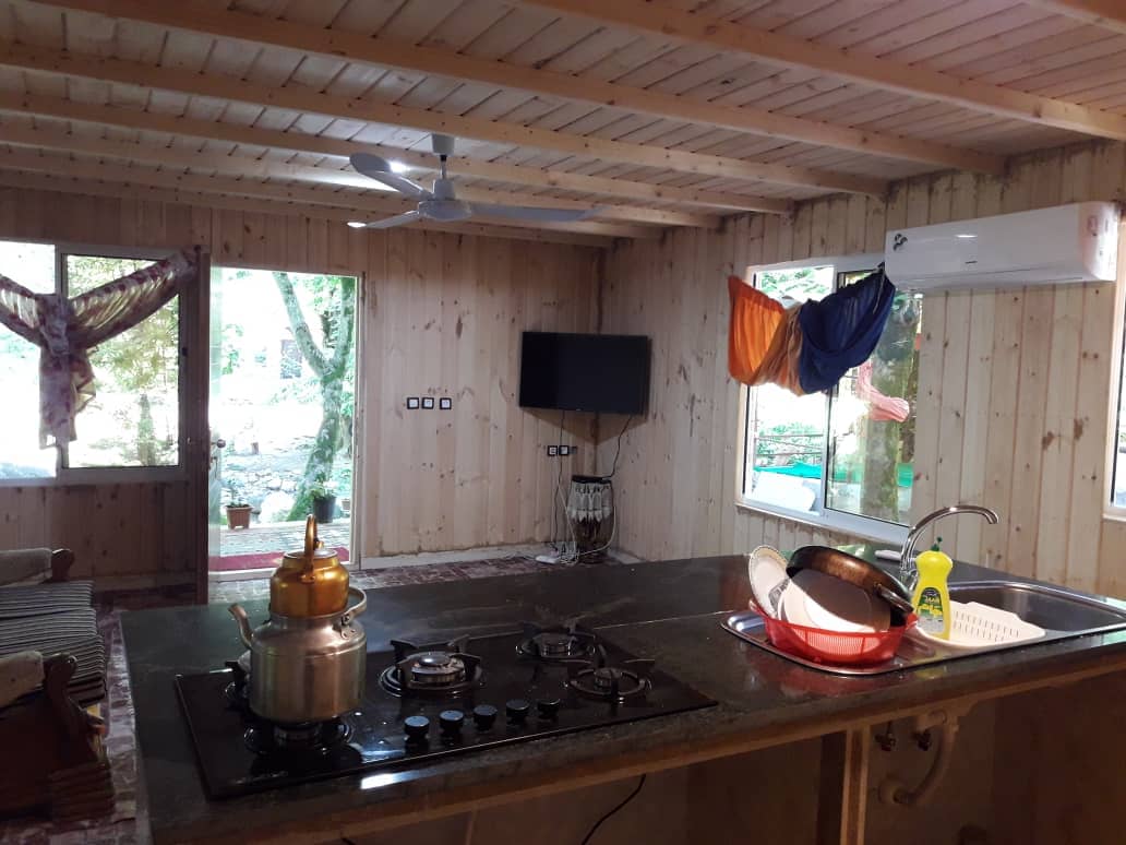 اجاره کلبه چوبی لب رودخانه در اسالم 