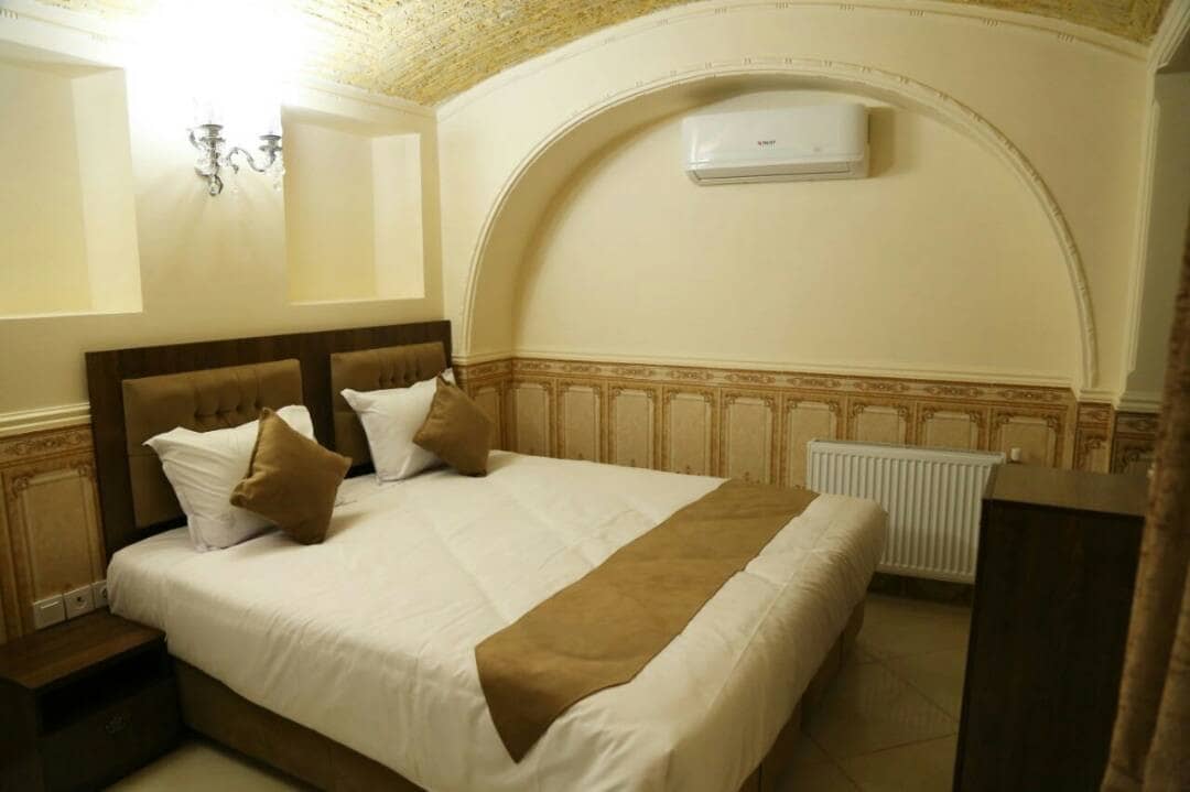 اجاره اقامتگاه سنتی در 9 دی شیراز - دو تخته