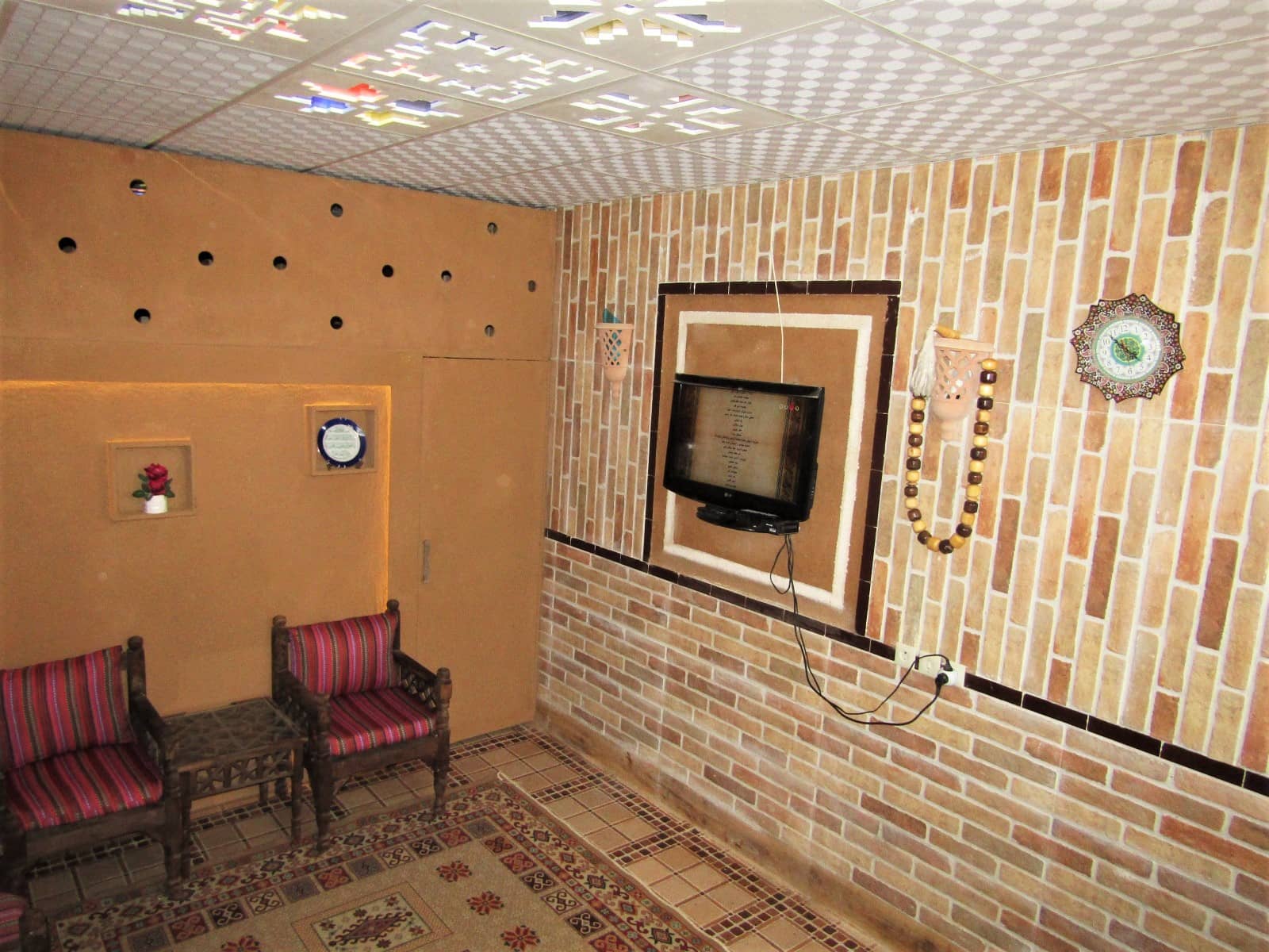 اجاره سوئیت مبله سنتی در قاضی میرحسین میبد