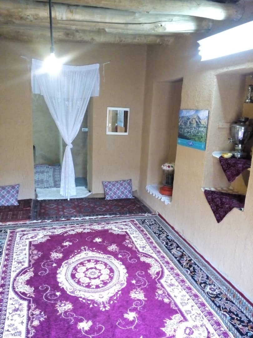 اجاره اتاق سنتی در روئین اسفراین - دژ 2