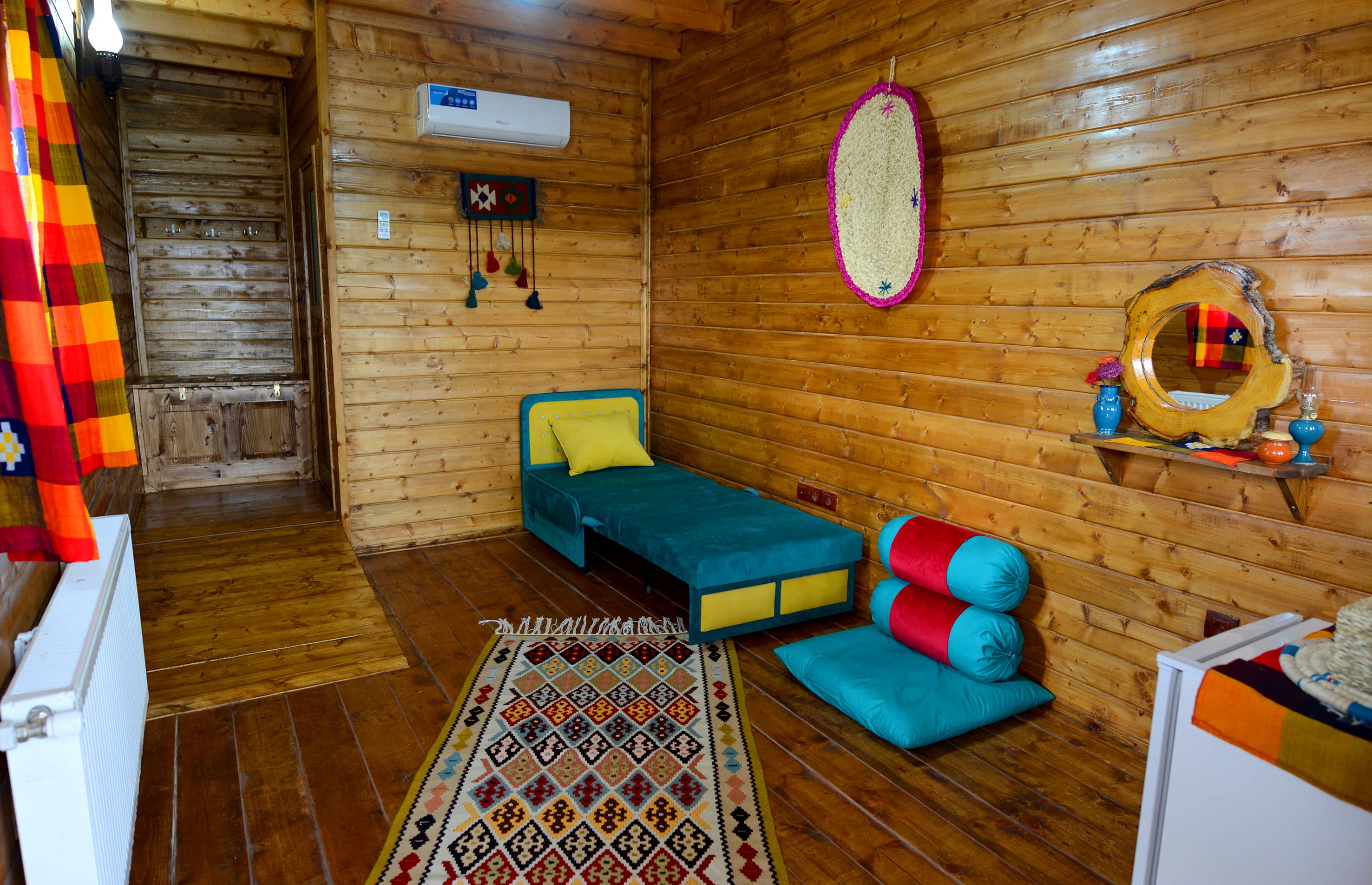 اجاره اقامتگاه بومگردی در کوزه گران شفت - مناسب سازی