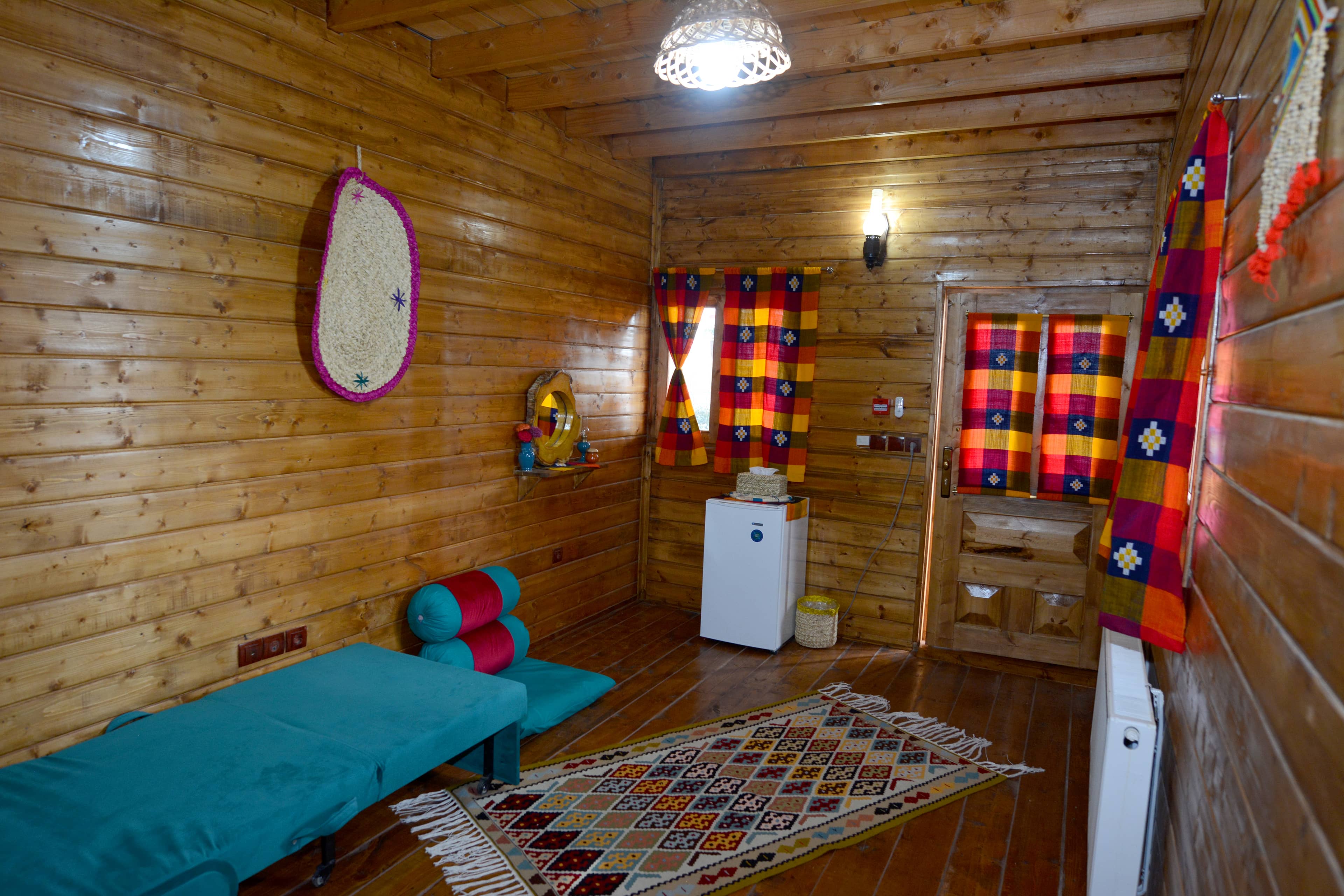 اجاره اقامتگاه بومگردی در کوزه گران شفت - مناسب سازی