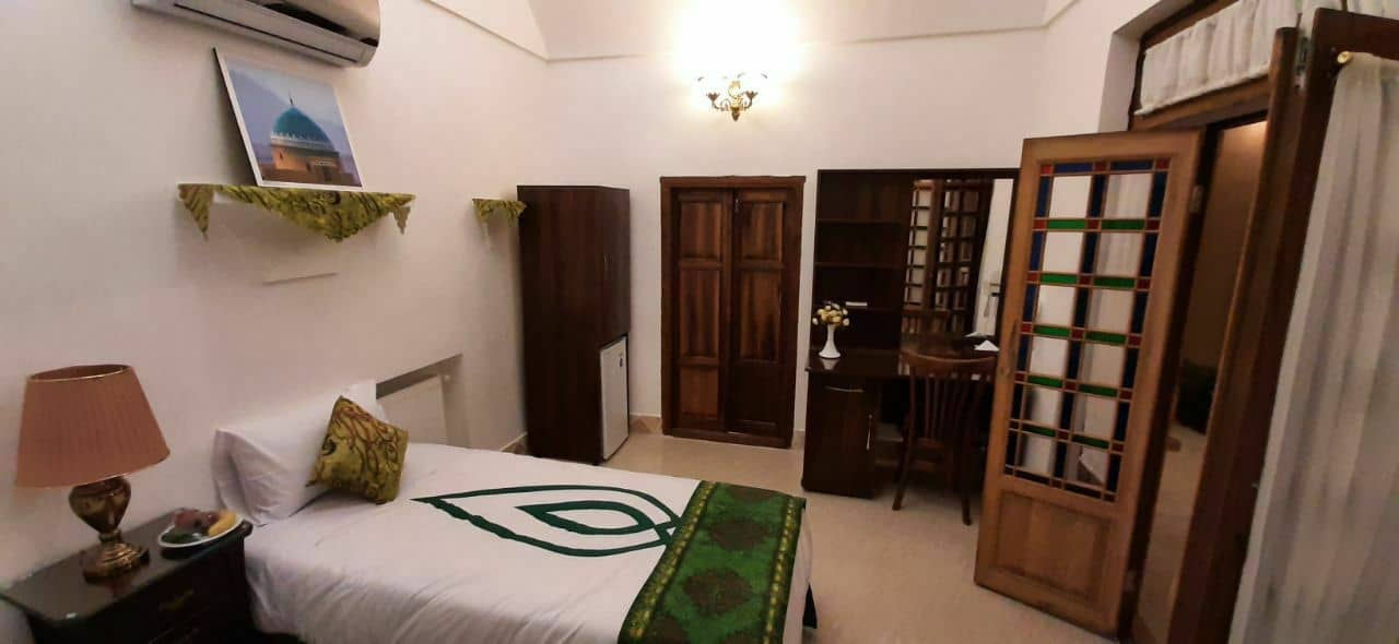 اجاره اقامتگاه سنتی در سید گلسرخ یزد