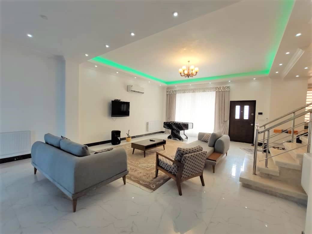 اجاره ویلا با استخر سرپوشیده چهارخوابه در شهرک تهمان سرخرود