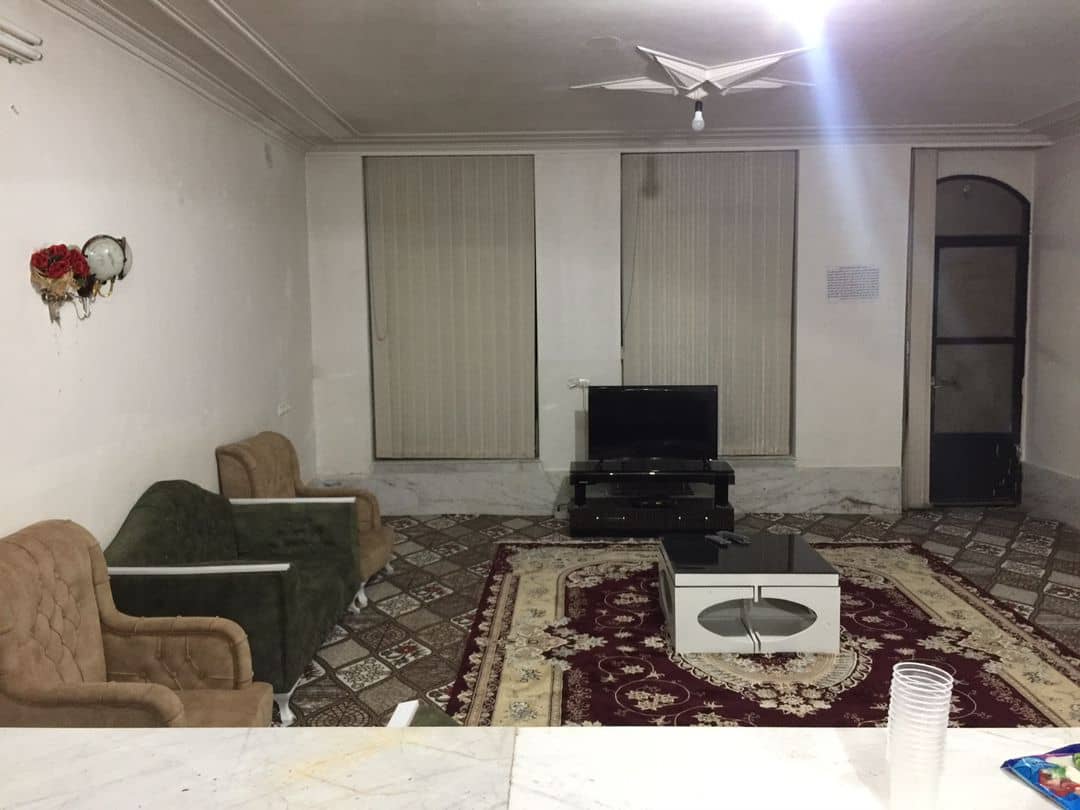 اجاره منزل ویلایی در شهرک گلستان - شیراز دوخوابه طبقه ی دوم