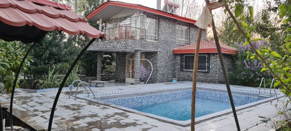 اجاره ویلا استخر دار در باغ بهادران