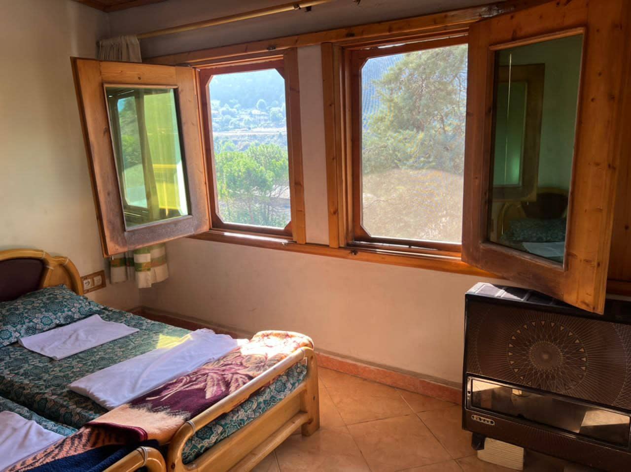 اجاره هتل رستوران چهار تخته در چالوس - اتاق 4