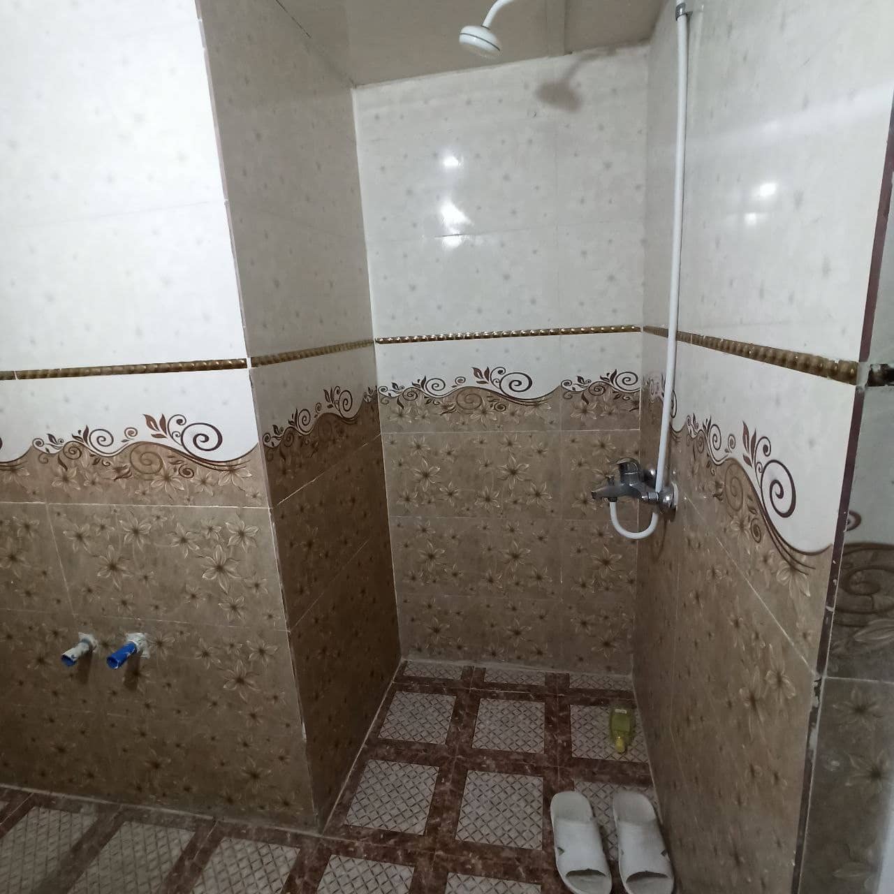 اجاره ویلا با استخرروباز آبگرم در کردان - لشکر آباد