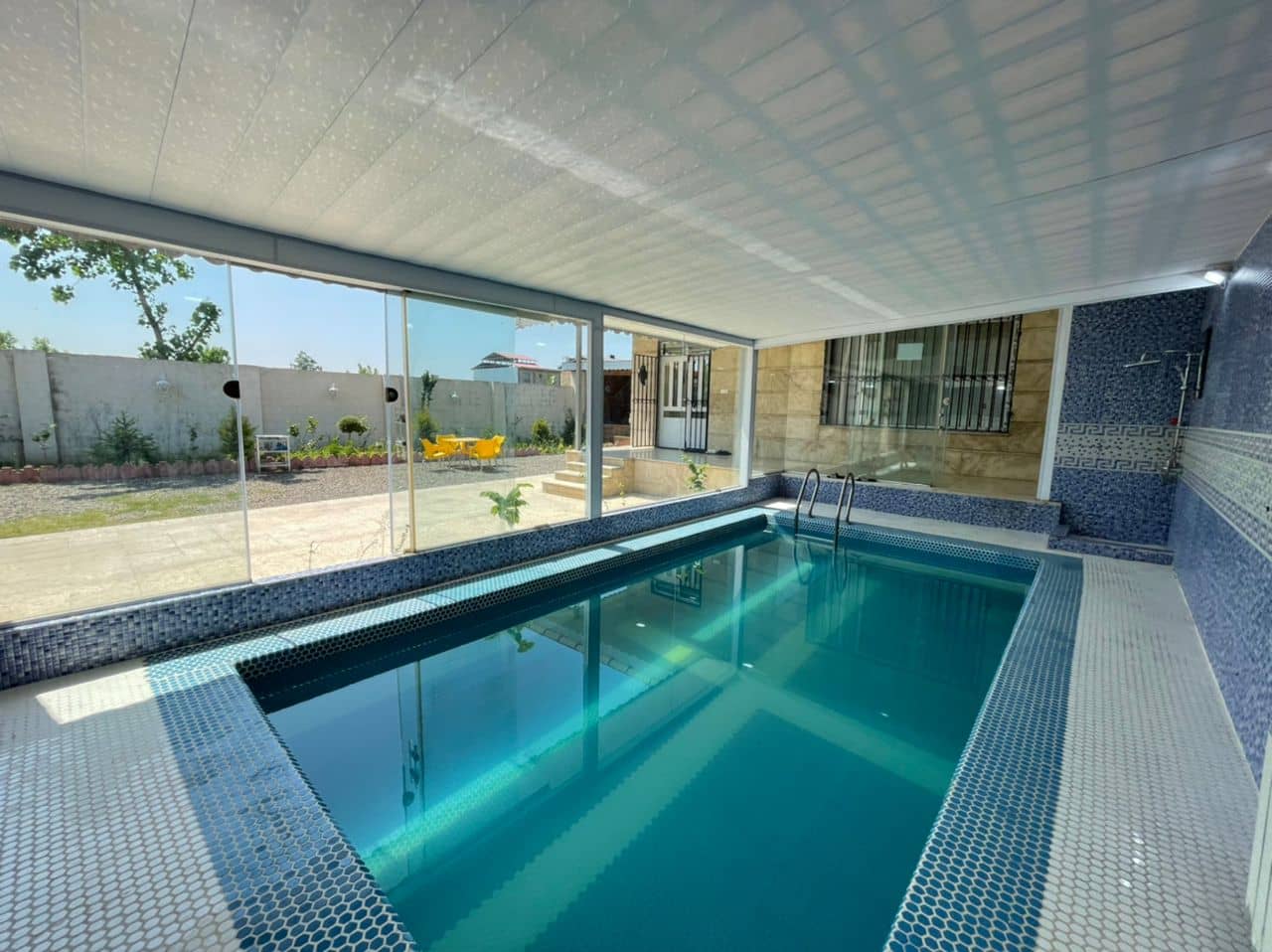 اجاره ویلا با استخرسرپوشیده آبگرم در بندر انزلی