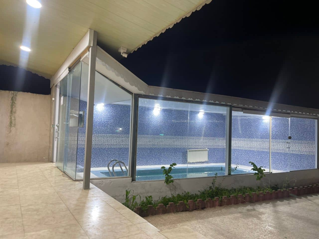 اجاره ویلا با استخرسرپوشیده آبگرم در بندر انزلی