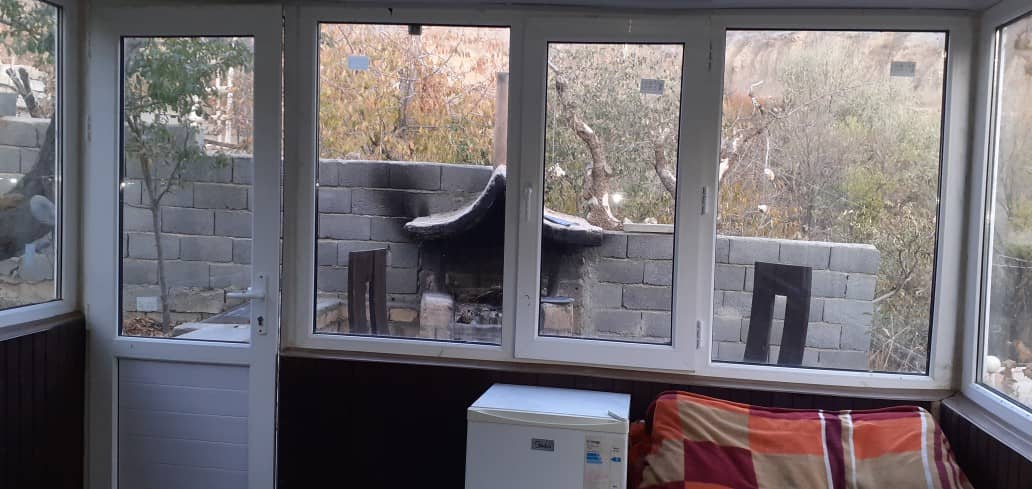 اجاره اتاق بوم گردی در روستای کندر کرج - شیشه ای