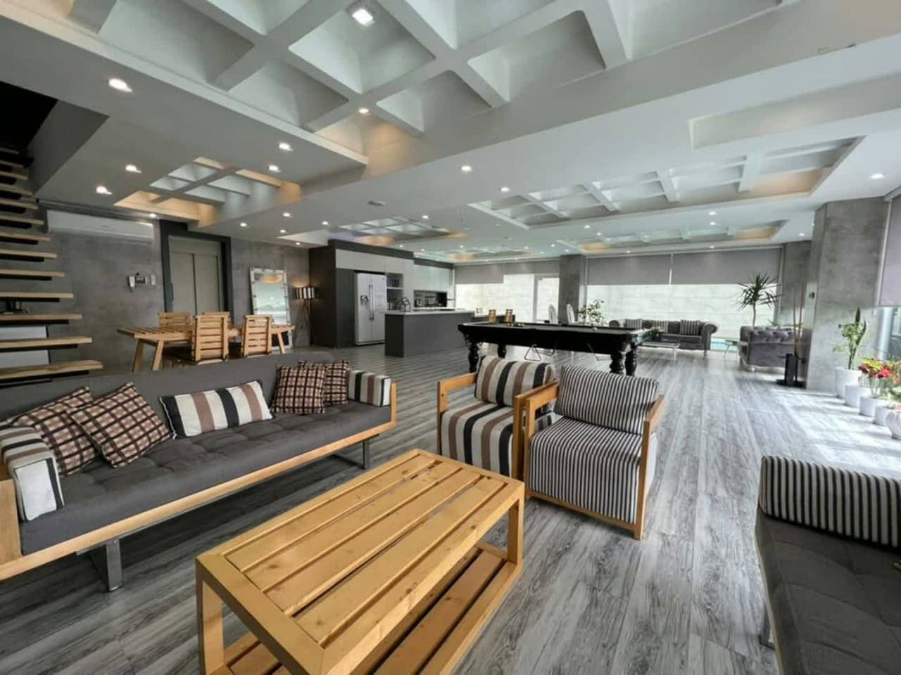 اجاره ویلا با استخر سرپوشیده در کردان