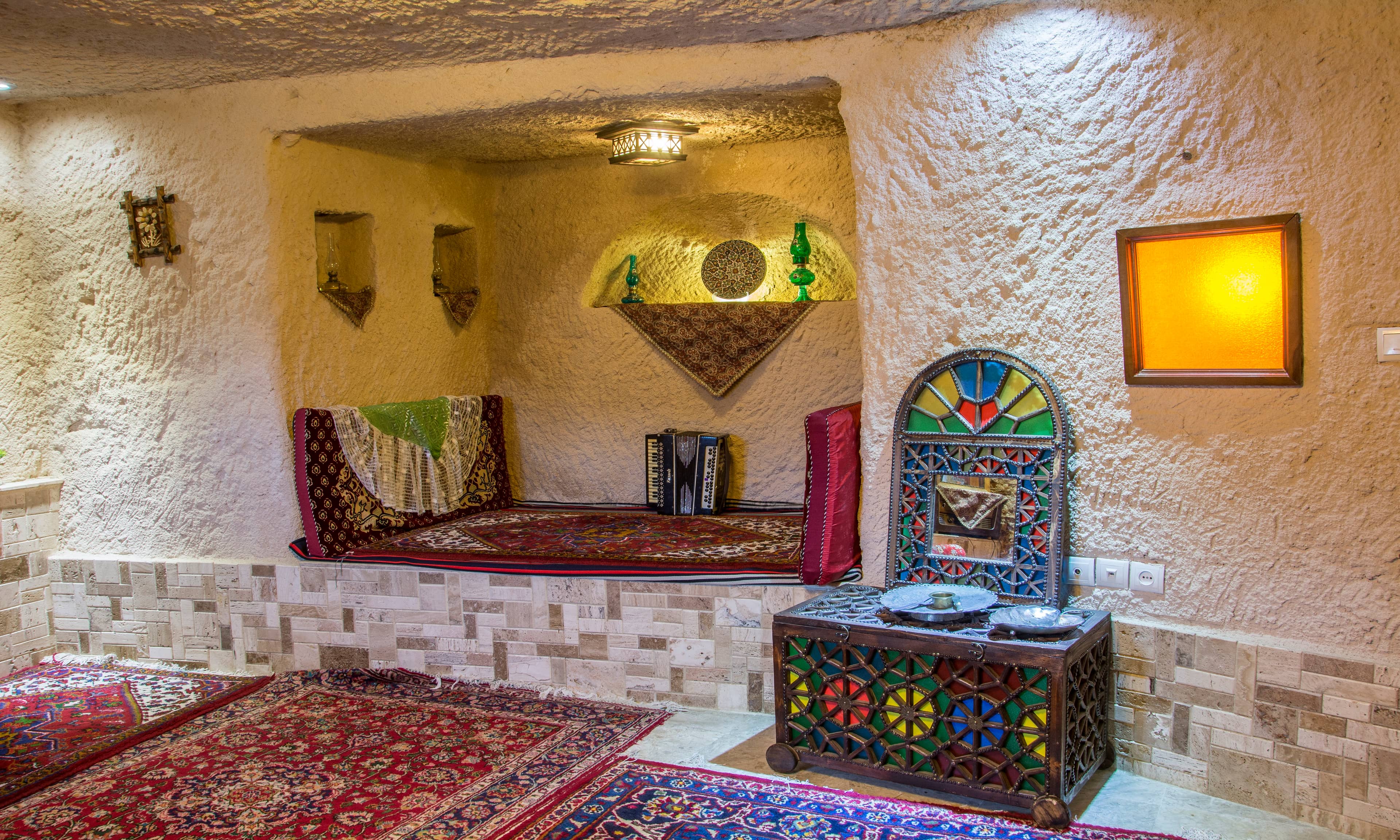 اجاره اقامتگاه صخره ای - کندوان جکوزی دار