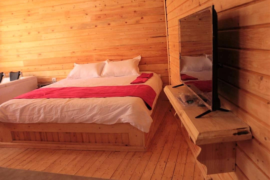 اجاره کلبه چوبی جکوزی دار در فرح آباد فیروزکوه - دگا