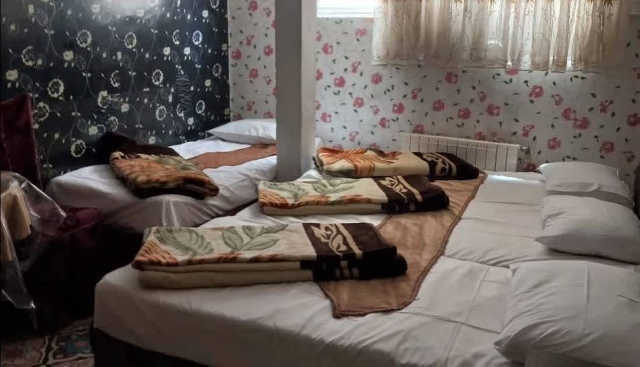 اجاره اتاق چهار تخته در خیابان امام رضا 12