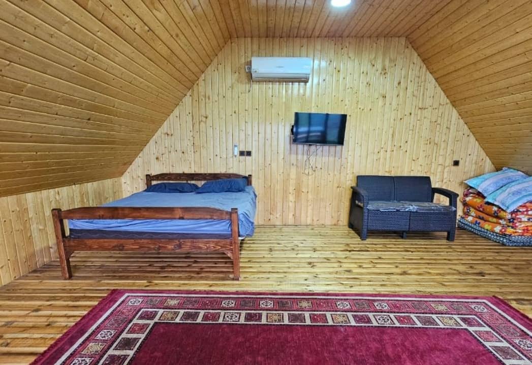 اجاره کلبه سوئیسی جنگلی در شارقلت لفور