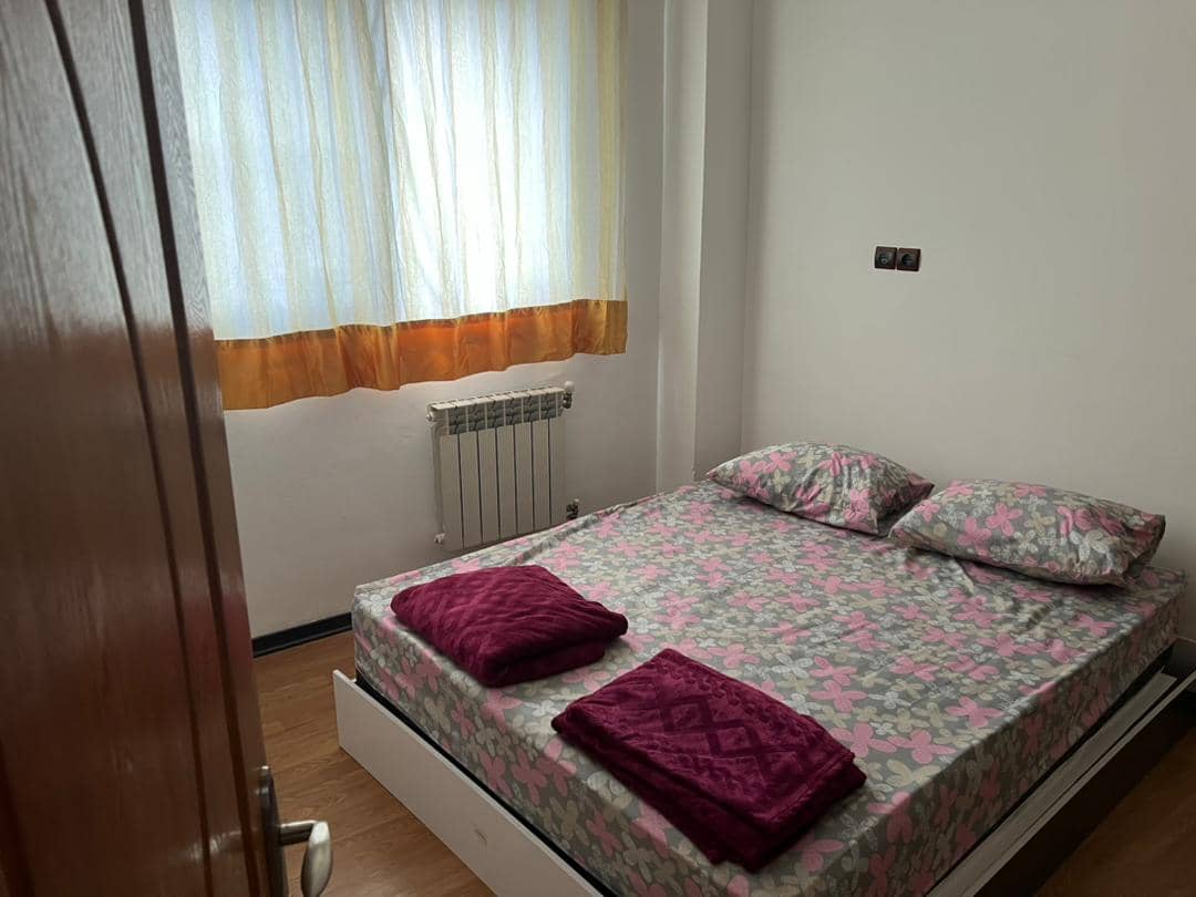 اجاره آپارتمان مبله در خیابان امام خمینی بندر کاووس-دو خوابه طبقه اول80 متری