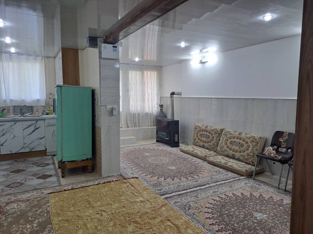 اجاره منزل ویلایی در قمصر - گلابدون