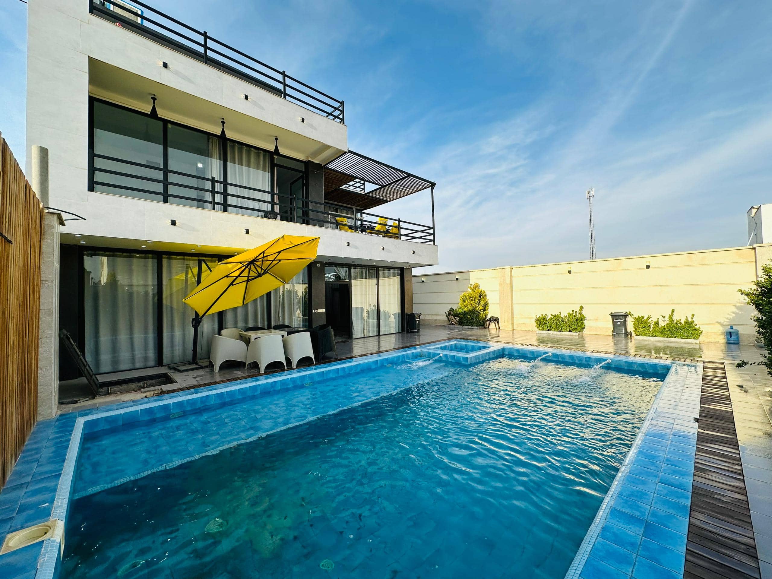 اجاره ویلا تریبلکس با استخرروباز آبگرم کرج