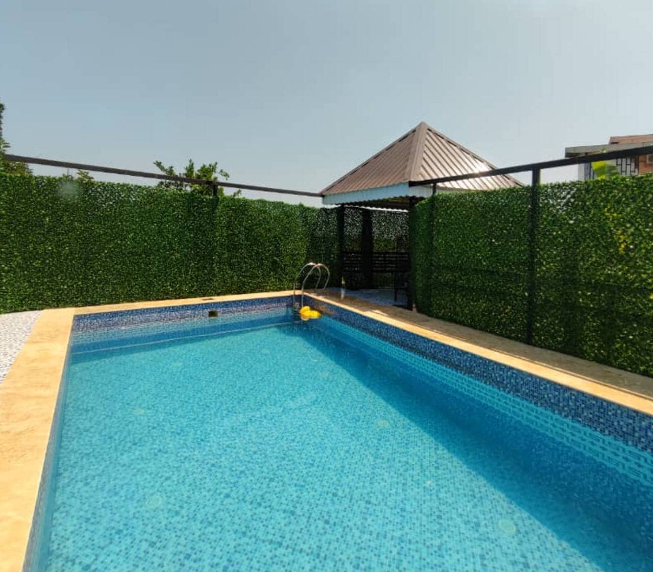 اجاره ویلا با استخرروباز آبگرم در شیرود - تنکابن