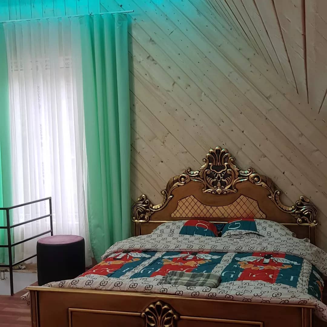 اجاره کلبه چوبی جنگلی در گیجاو