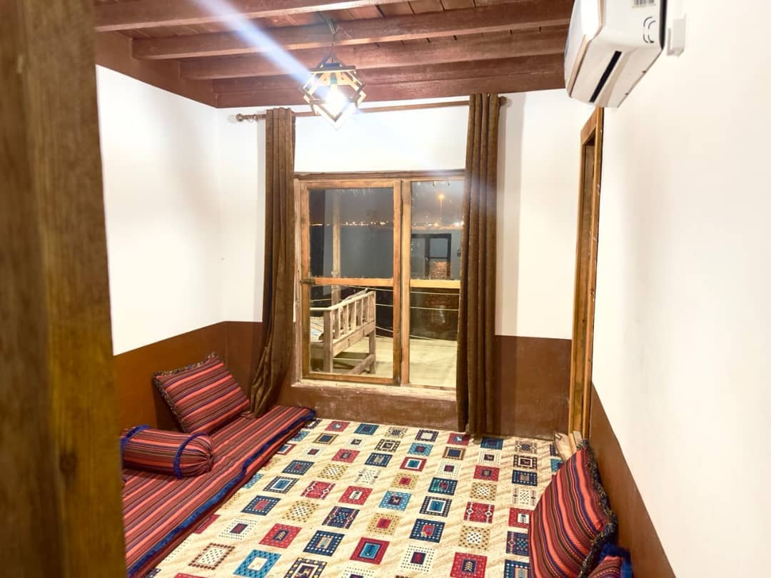 اجاره اتاق بومگردی ساحلی در بلوار ساحلی عسلویه - اتاق 1