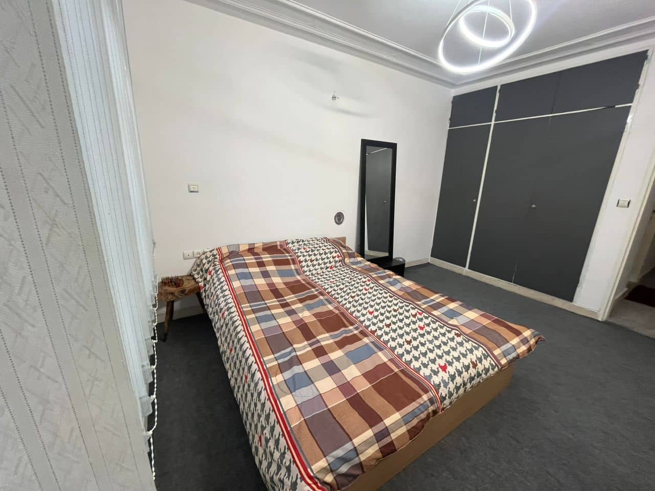 اجاه منزل ویلایی در میرزای شیرازی شرقی شیراز - طبقه اول