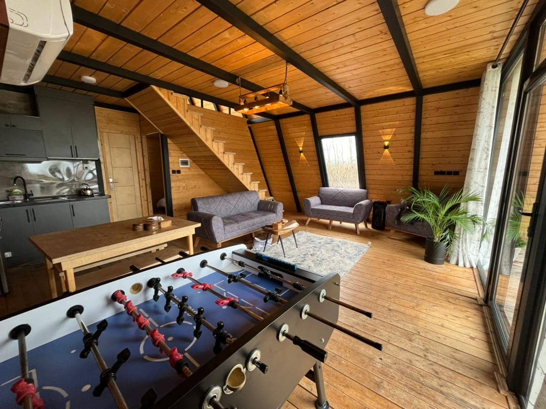 اجاره کلبه سوئیسی جکوزی دار در روستای تربگوده بندر انزلی