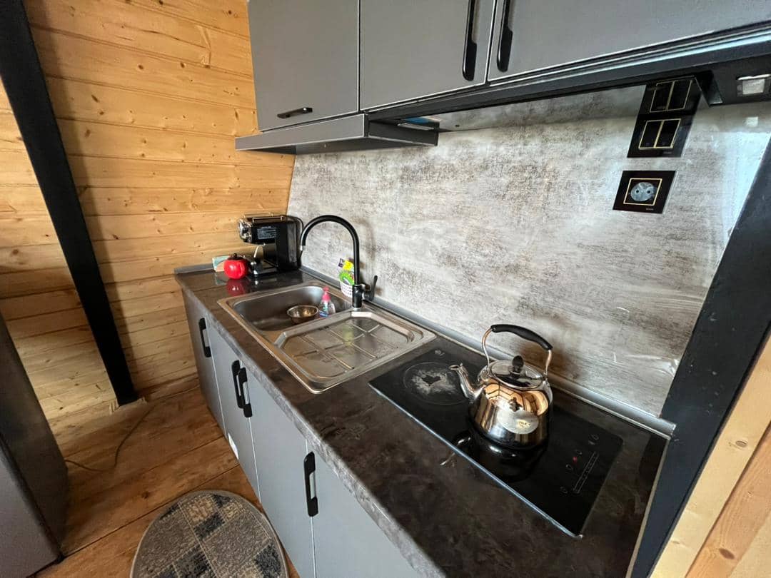 اجاره کلبه سوئیسی جکوزی دار در روستای تربگوده بندر انزلی