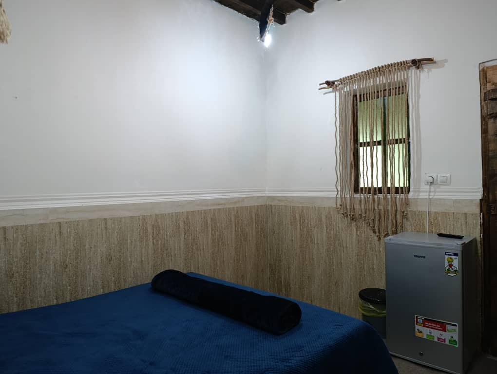 اجاره اتاق بومگردی ساحلی در روستای سوزا قشم - 12متری مستر