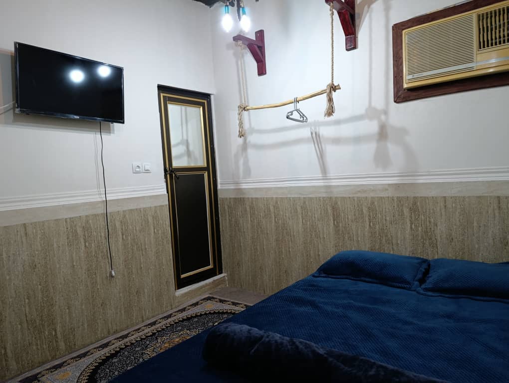 اجاره اتاق بومگردی ساحلی در روستای سوزا قشم - 12متری مستر