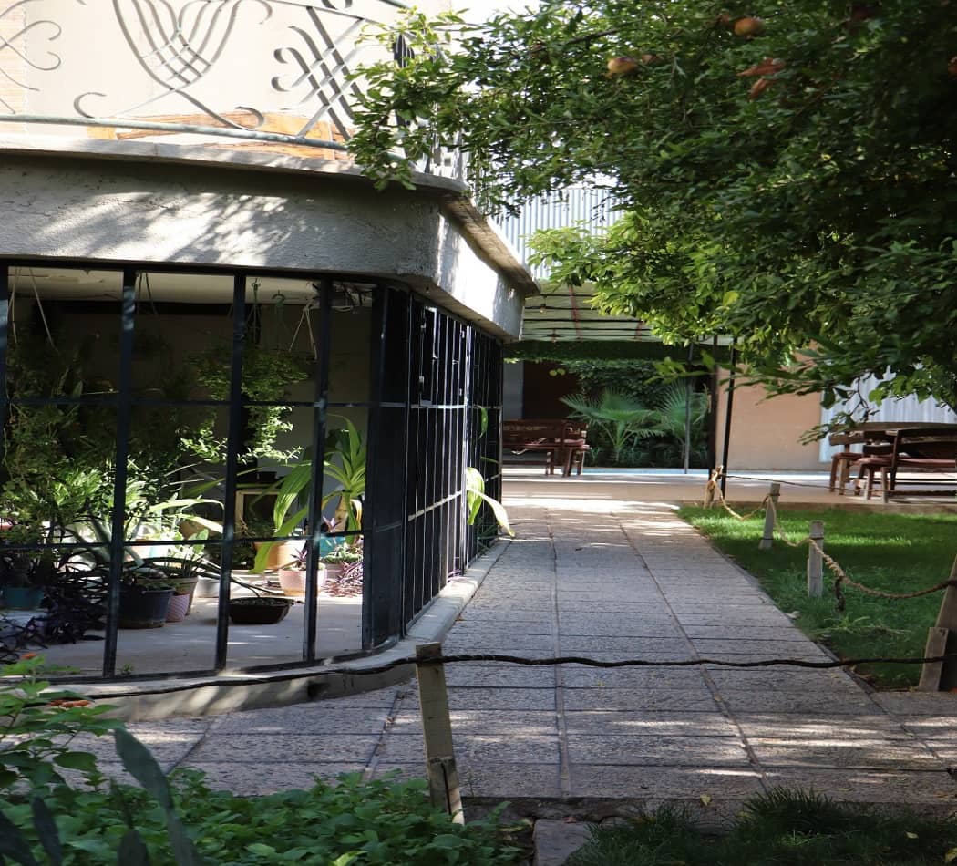 اجاره بوتیک هتل سنتی در مشیرشرقی شیراز  - حافظ