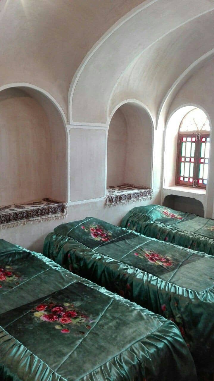 اجاره خانه سنتی در امامزاده یحیی زواره