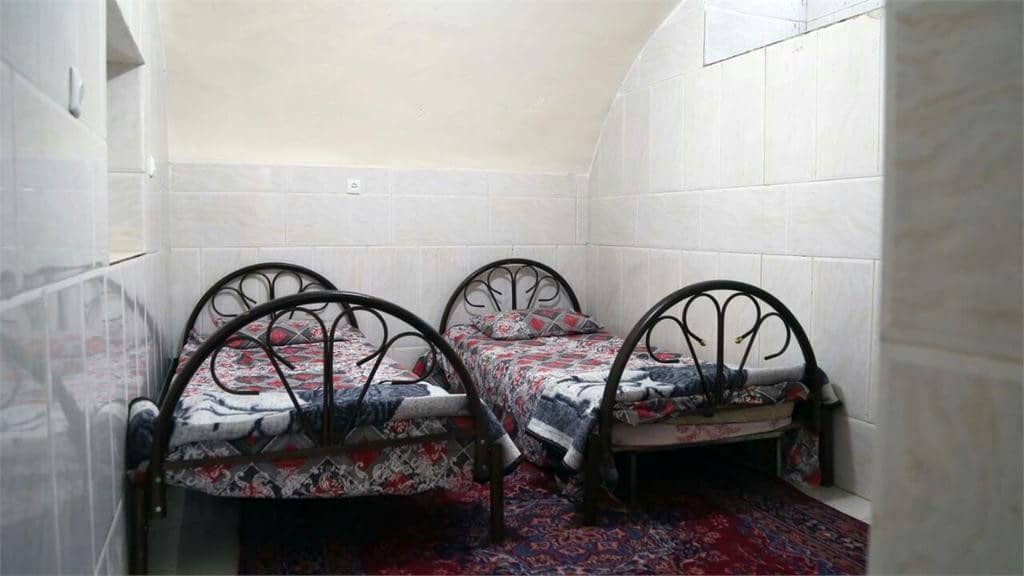 اجاره روزانه سوئیت مبله ارزان در یزد-زمرد زیرزمین