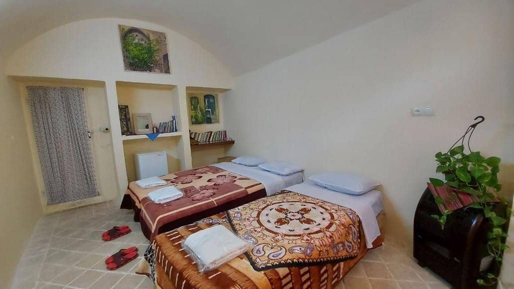 اجاره اقامتگاه سنتی در کمال الملک کاشان - تیرگان